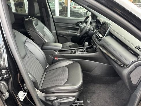 Used 2026 Jeep Compass Latitude AWD/4WD image 12