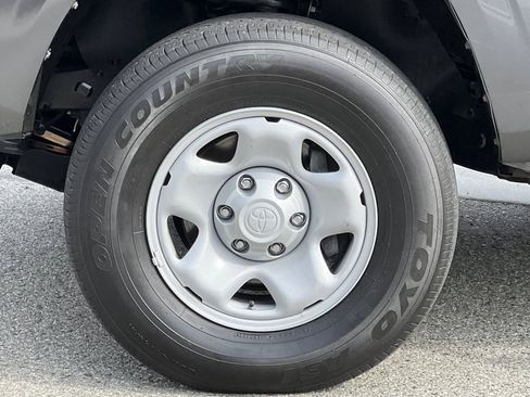 Used 2022 Toyota Tacoma SR image 33
