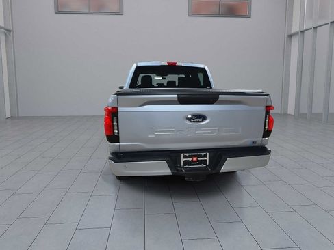 Used 2022 Ford F150 Lightning XLT AWD/4WD image 7
