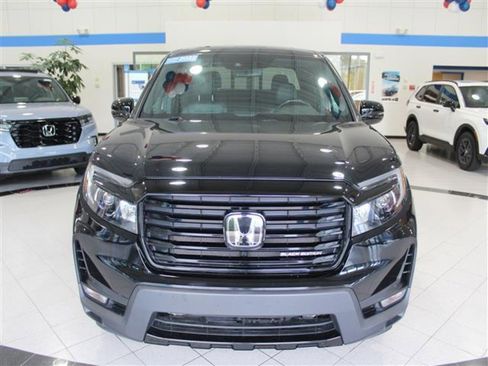 Used 2022 Honda Ridgeline Black Edition image 2