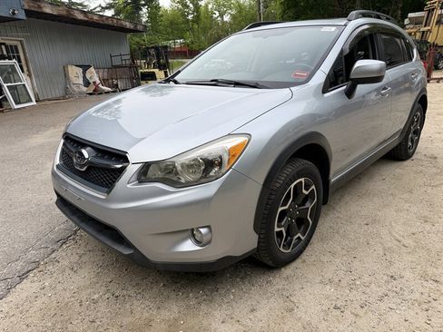 Used 2013 Subaru Crosstrek 2.0i Limited AWD/4WD image 1