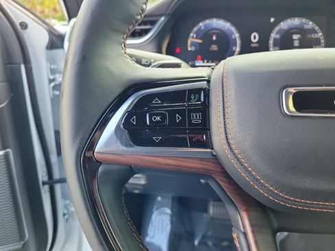 Used 2025 Jeep Grand Cherokee L Summit w/ Obsidian Package AWD/4WD image 22