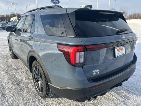 Used 2025 Ford Explorer ST image 6