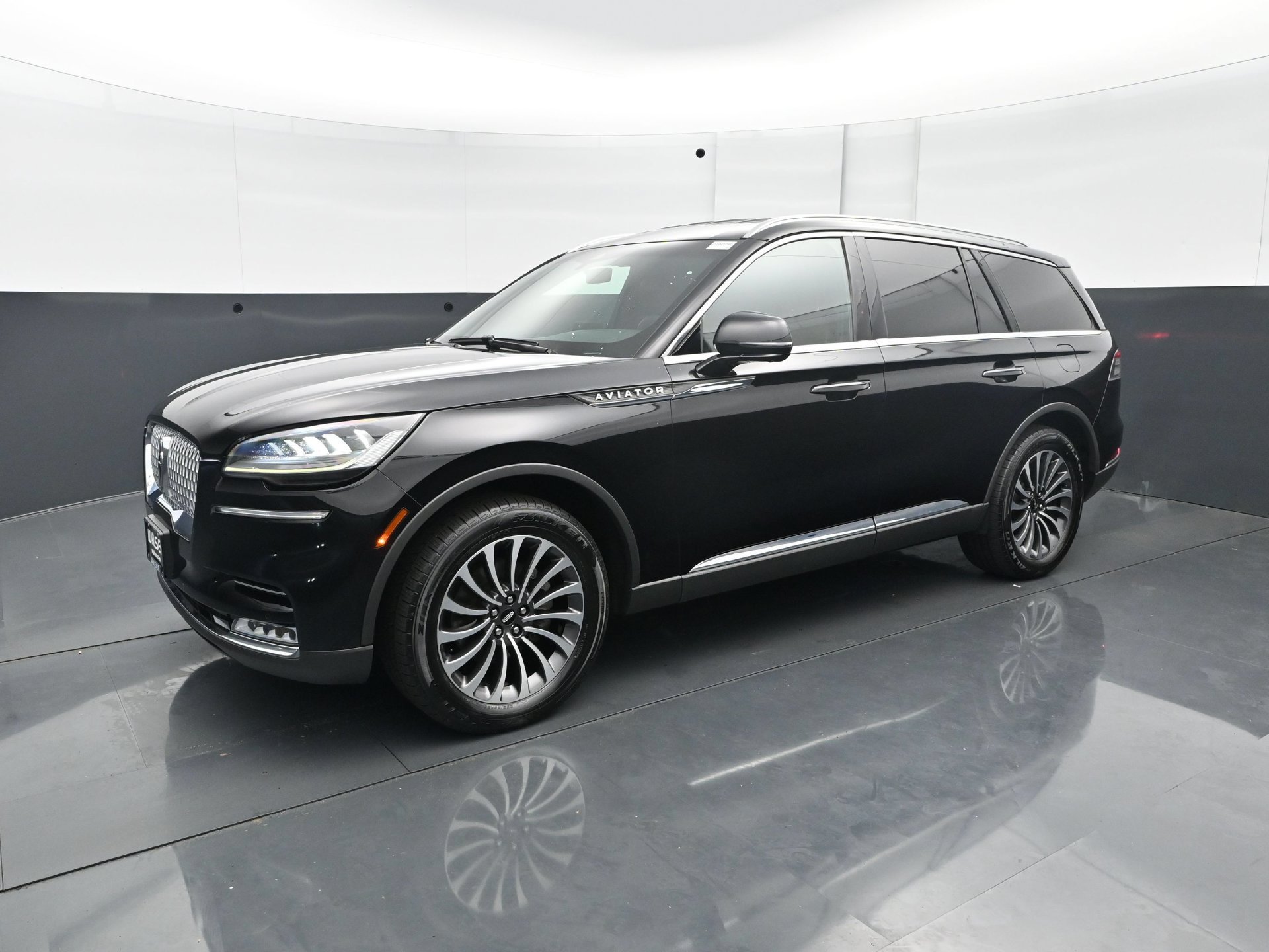 Used 2020 Lincoln Aviator Reserve w/ Class IV Trailer Tow Package AWD/4WD image 2