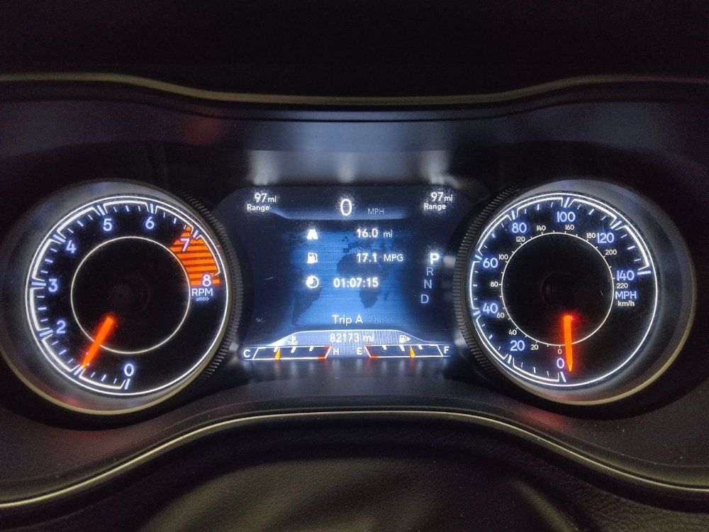 Used 2019 Jeep Cherokee Limited AWD/4WD image 23