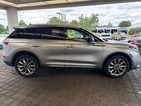 Certified 2021 Lincoln Corsair AWD w/ Premium Package image 4