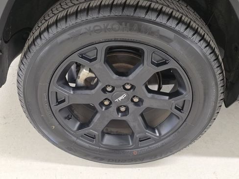 Used 2020 Toyota RAV4 TRD Off-Road AWD/4WD image 43