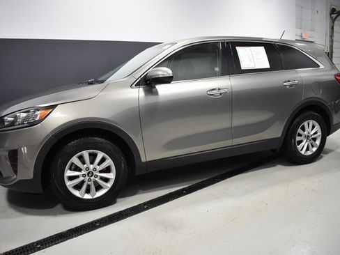 Used 2019 Kia Sorento L image 2