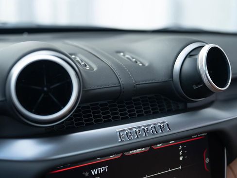 Certified 2019 Ferrari Portofino image 44