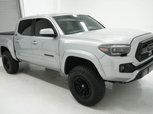 Used 2019 Toyota Tacoma SR5 image 3