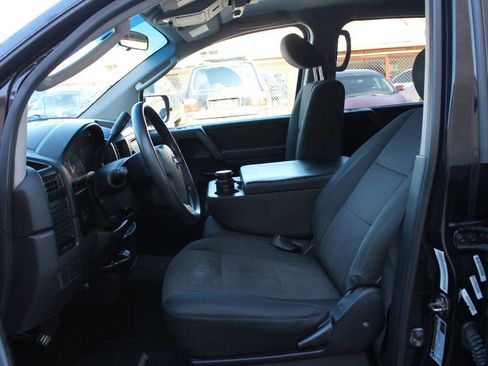 Used 2010 Nissan Titan SE RWD image 18