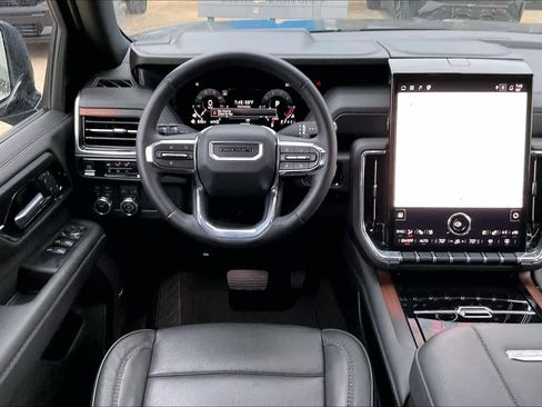 Certified 2025 GMC Yukon XL Denali AWD/4WD image 6
