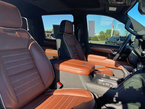 Used 2025 GMC Sierra 2500 Denali Ultimate image 27