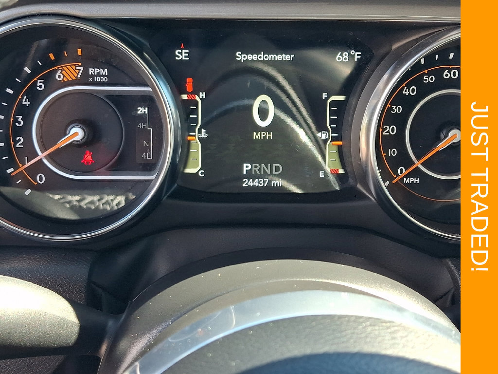Used 2022 Jeep Wrangler Unlimited Sahara w/ Cold Weather Group AWD/4WD image 19