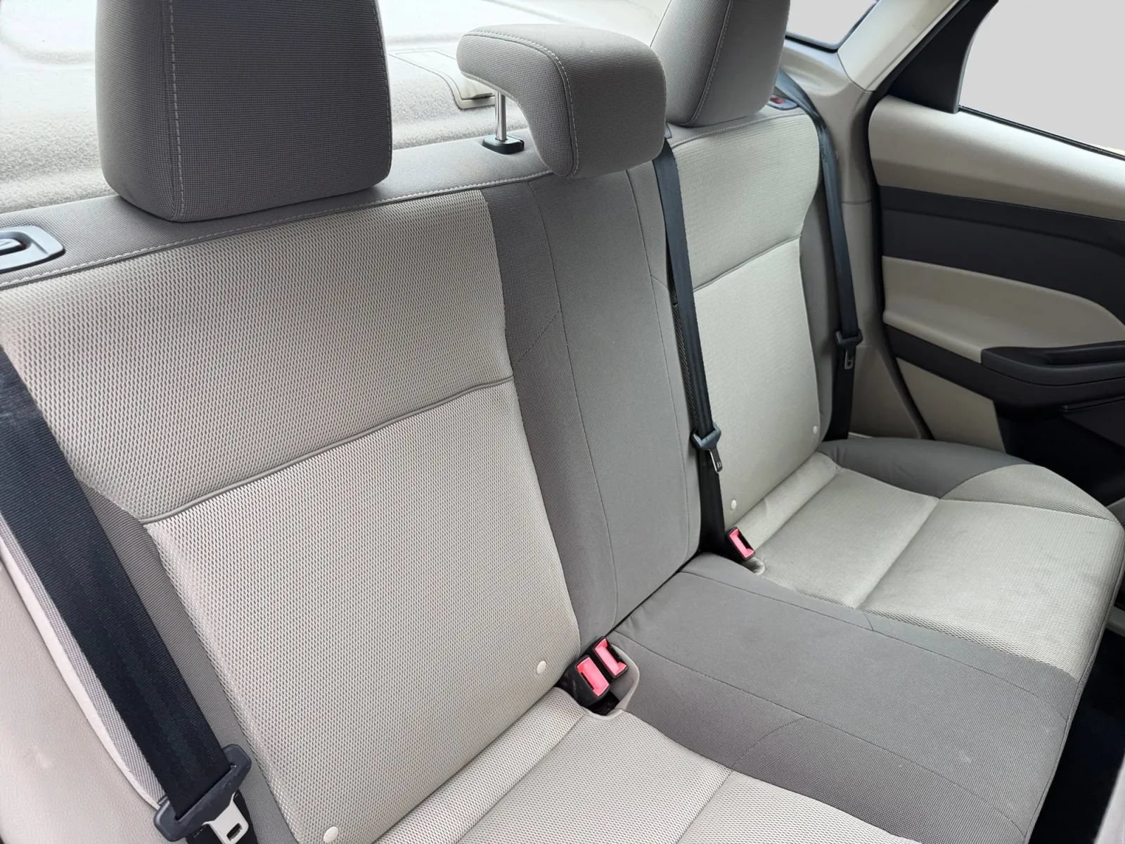Used 2014 Ford Focus SE FWD image 17