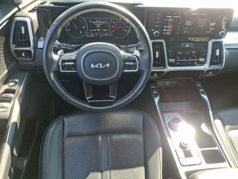 Certified 2023 Kia Sorento EX image 12