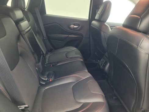 Used 2016 Jeep Cherokee Trailhawk w/ Comfort/Convenience Group image 19