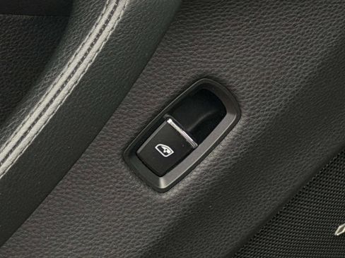 Used 2016 Porsche Panamera 4 Edition image 41