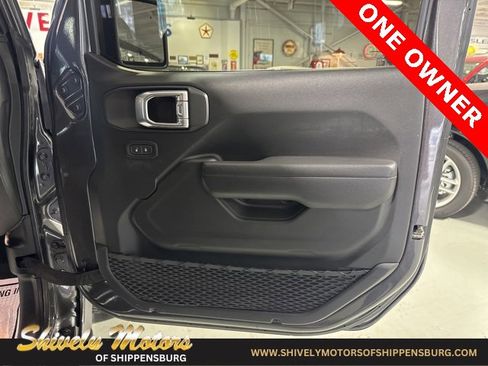 Certified 2023 Jeep Wrangler Rubicon image 40