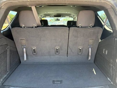 Used 2022 GMC Yukon SLE w/ Gmc Pro Safety Plus Package AWD/4WD image 19