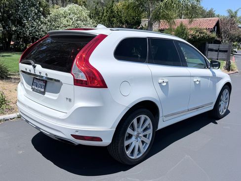 Used 2017 Volvo XC60 T5 Inscription w/ Preferred Option Package FWD image 7