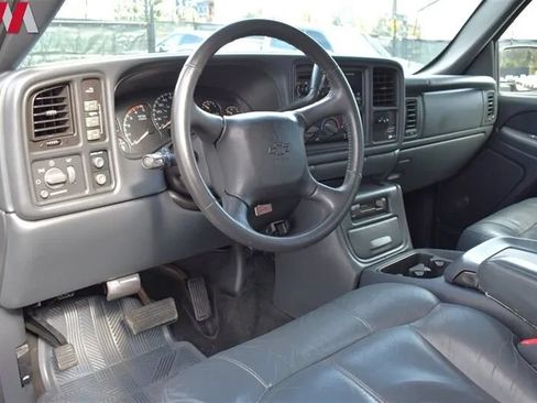 Used 2002 Chevrolet Silverado 2500 LS w/ Electrical Convenience Pkg AWD/4WD image 3