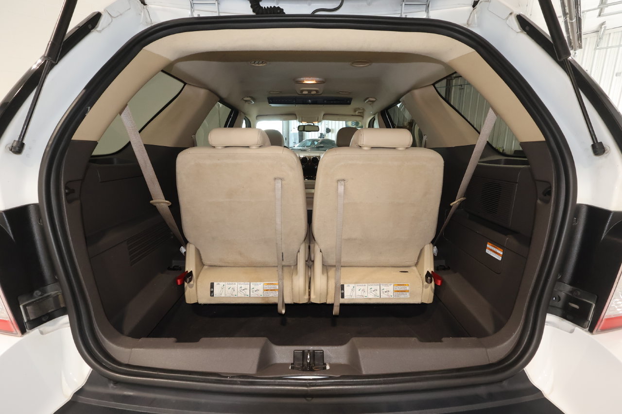 Used 2008 Ford Taurus X Limited FWD image 16