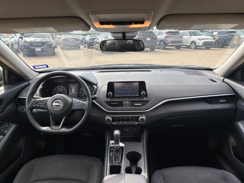 Used 2024 Nissan Altima 2.5 S image 32