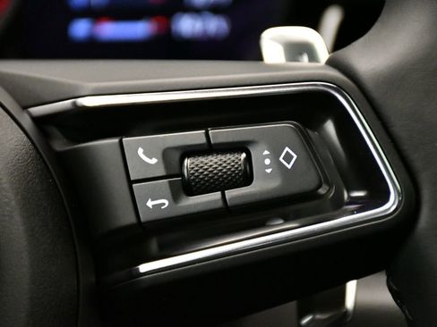 Certified 2025 Porsche Macan image 28