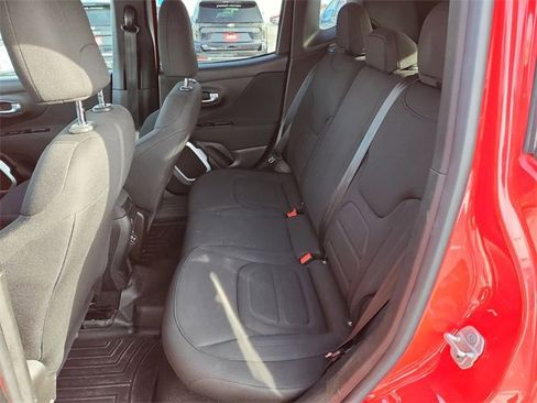 Used 2018 Jeep Renegade Latitude image 22