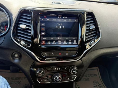 Used 2022 Jeep Cherokee Limited w/ Mopar Interior Package image 19