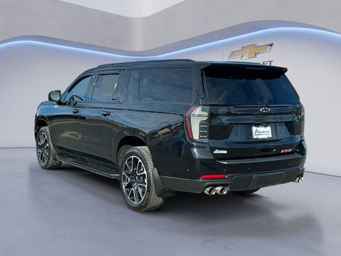Used 2025 Chevrolet Suburban RST w/ RST Capability Package image 3