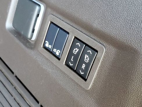 Certified 2024 GMC Yukon SLT w/ SLT Luxury Package image 35