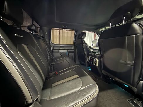 Used 2019 Ford F250 Platinum w/ Platinum Ultimate Package image 17