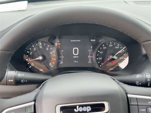 New 2026 Jeep Compass Latitude image 17