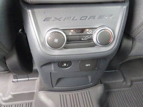 Used 2025 Ford Explorer Active image 17