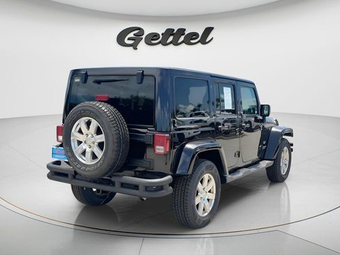 Used 2017 Jeep Wrangler Unlimited Sahara w/ Connectivity Group AWD/4WD image 5