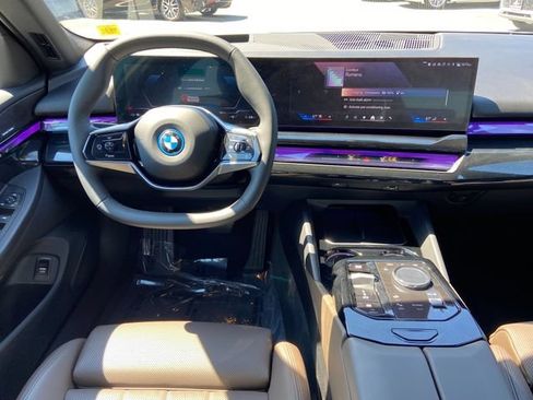 Used 2025 BMW i5 xDrive40 w/ Premium Package AWD/4WD image 14