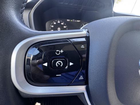 Used 2022 Volvo XC90 T5 Momentum w/ Climate Package AWD/4WD image 25