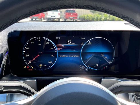 Used 2023 Mercedes-Benz GLB 250 image 24
