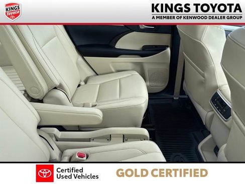 Used 2019 Toyota Highlander XLE AWD/4WD image 9