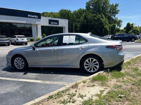 Used 2023 Toyota Camry LE AWD/4WD image 6