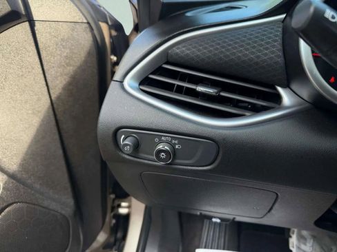 Used 2022 Chevrolet Malibu LT image 25