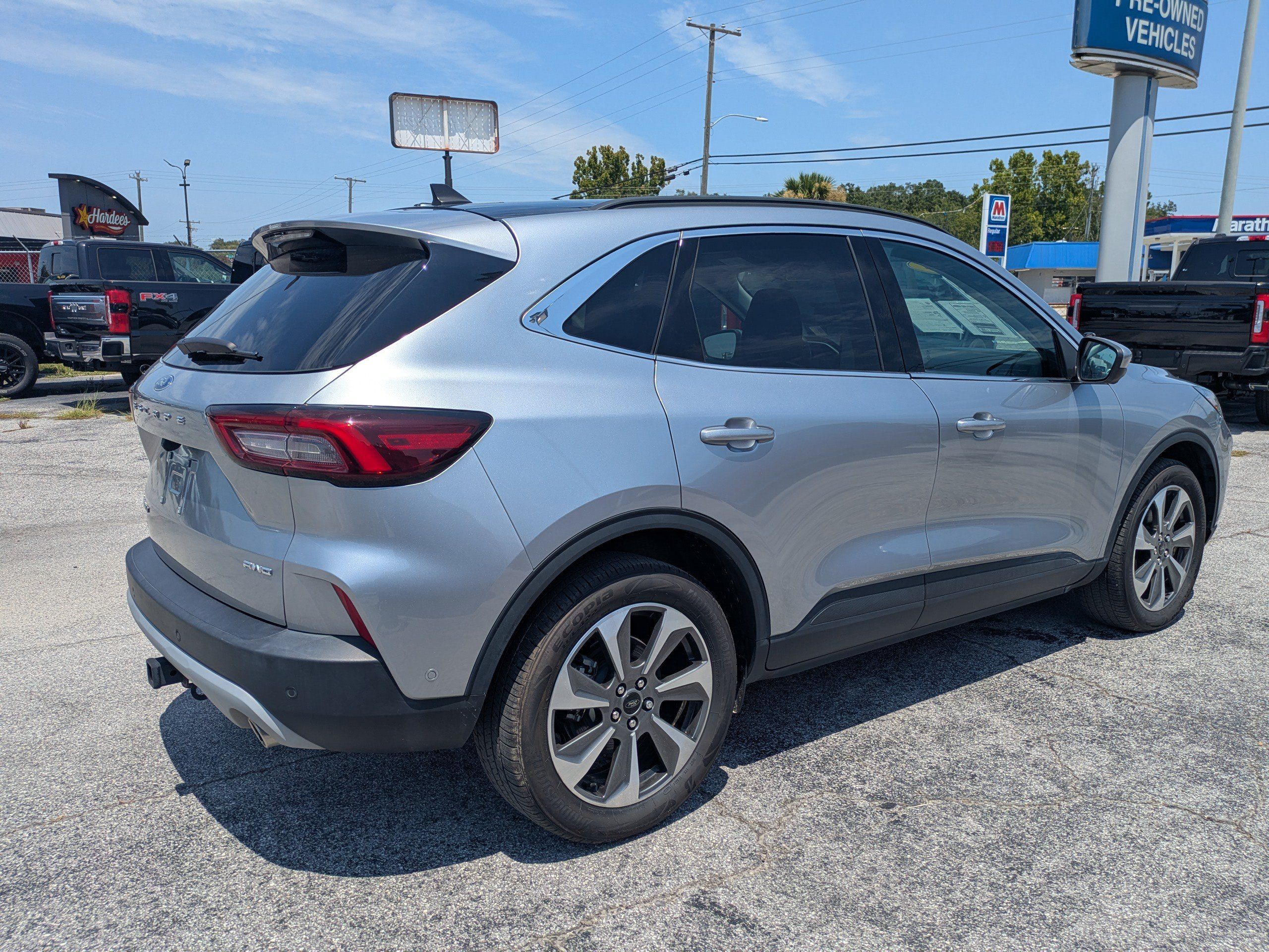 Used 2024 Ford Escape Platinum w/ Premium Technology Package AWD/4WD image 4