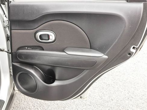 Used 2017 Kia Soul image 28