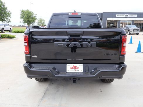 New 2026 RAM 1500 Express AWD/4WD image 20