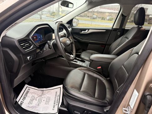 Used 2021 Ford Escape SEL w/ Technology Package image 10