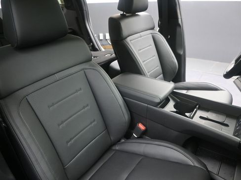 Used 2025 Hyundai Santa Fe Calligraphy AWD/4WD image 13