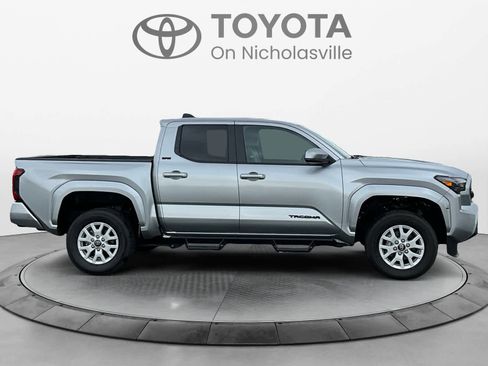 Used 2024 Toyota Tacoma SR5 AWD/4WD image 7