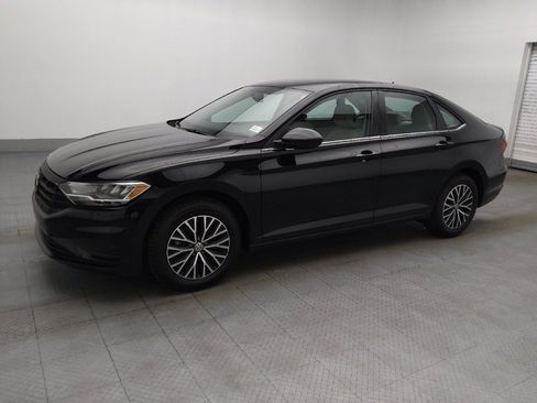 Used 2021 Volkswagen Jetta SE FWD image 2